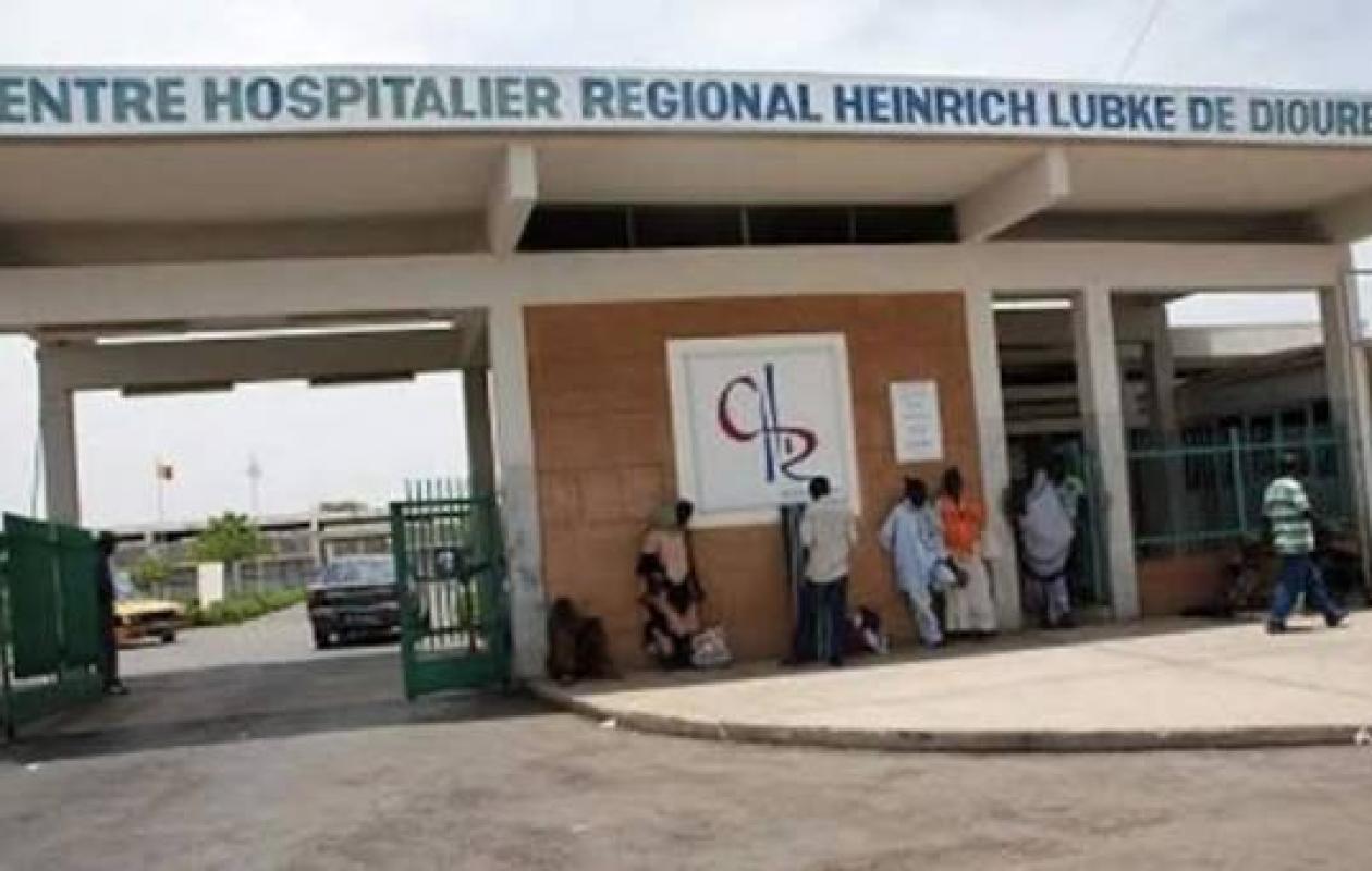 Bébé mort à Diourbel : le procureur requiert 2 ans de prison dont un an ferme contre la Sage-femme