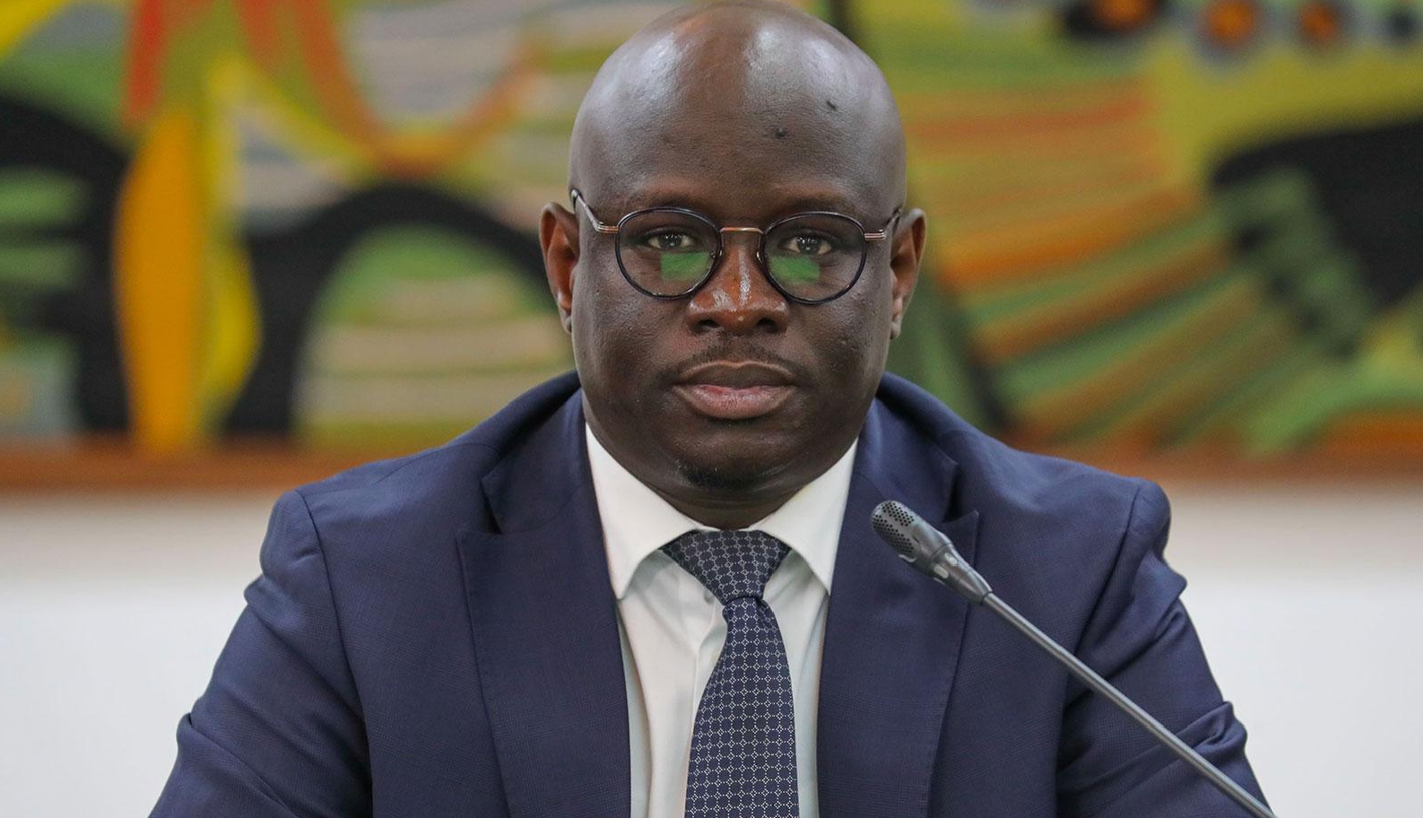 « Dette cachée » : Cheikh Diba appelle les députés à mettre fin à ce débat qui n'a "aucun sens"