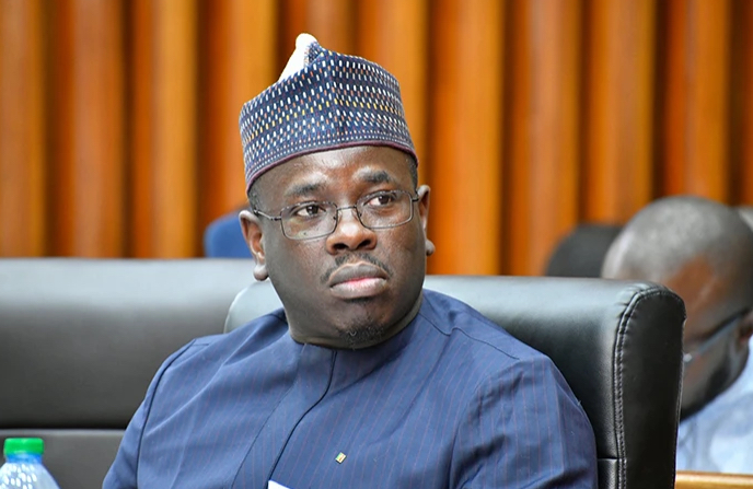 Fraude à l’électricité : jusqu’à 120 milliards perdus par an, alerte du ministre de l’Énergie