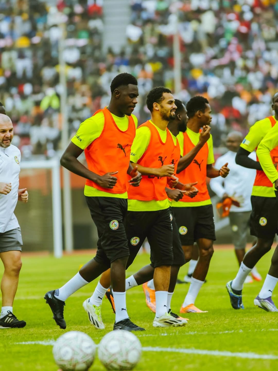 CAN 2025 : communion totale entre les « Lions » et le public avant le départ pour le Maroc