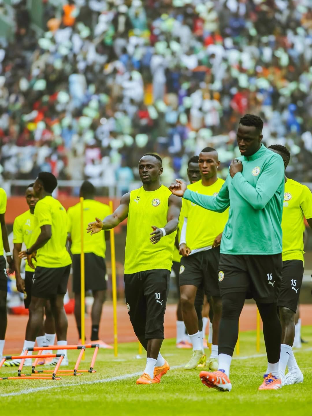 CAN 2025 : communion totale entre les « Lions » et le public avant le départ pour le Maroc