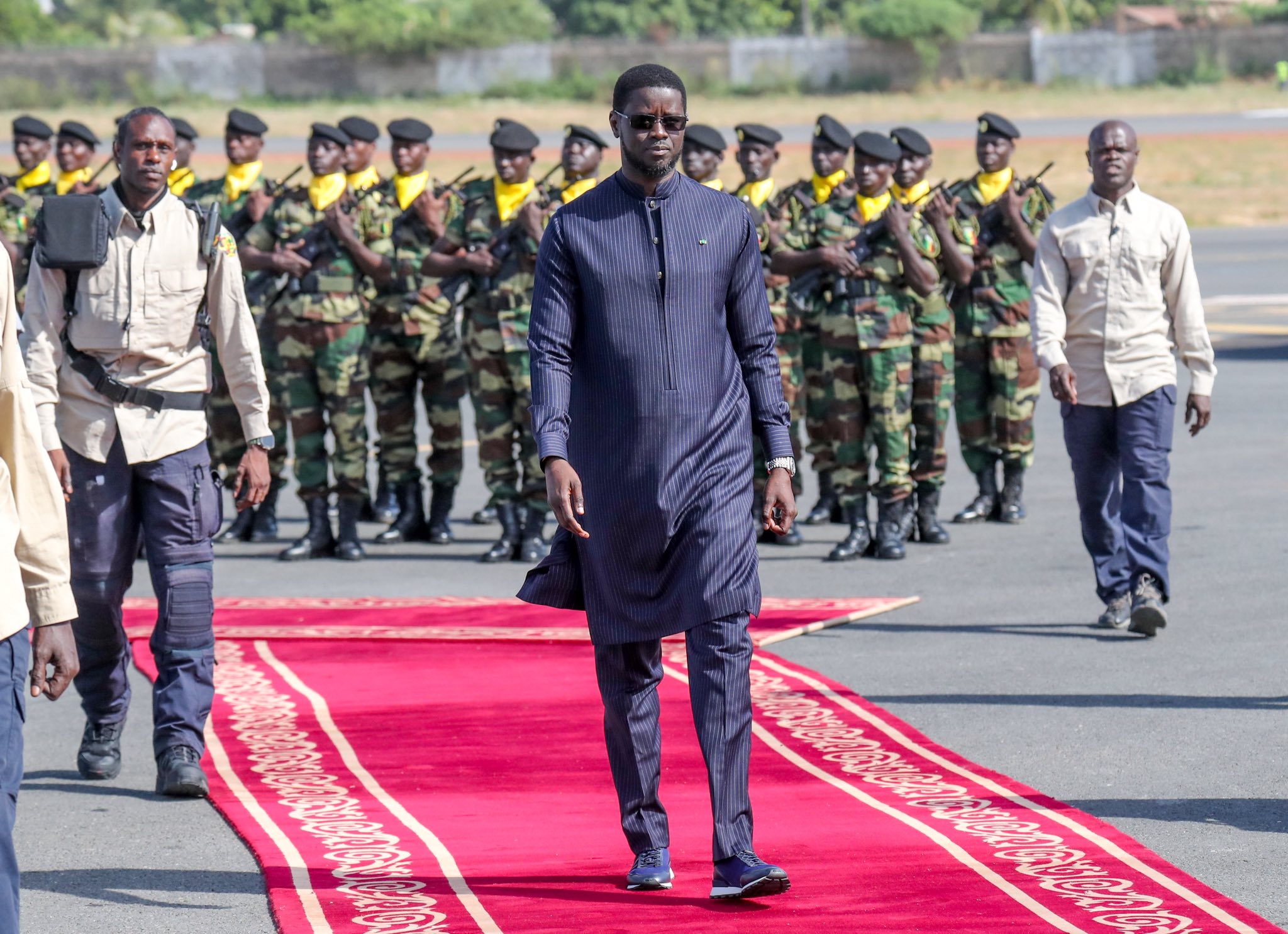 Ziguinchor : le Président Diomaye Faye en visite chez la famille de Sonko et annonce 7 milliards FCFA pour achever l’aéroport