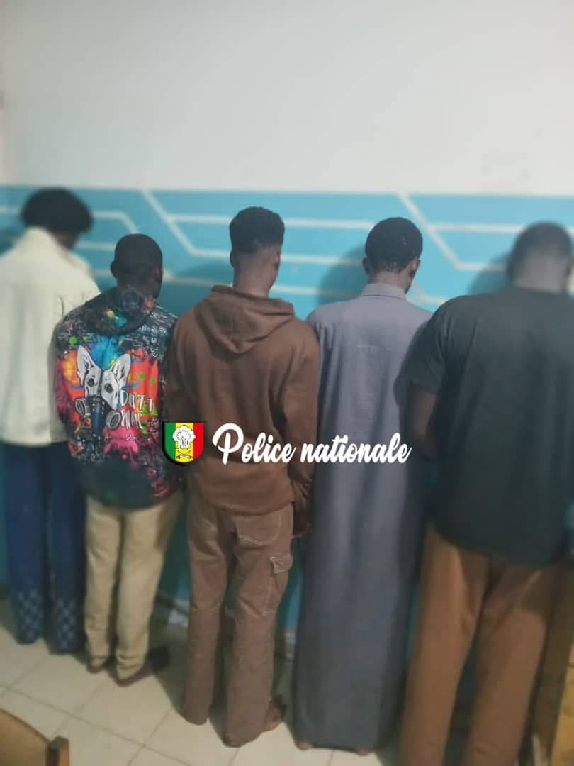 Thiès : cinq (5) homosexuels dont un séropositif interpellées lors d’une descente policière au quartier Escale