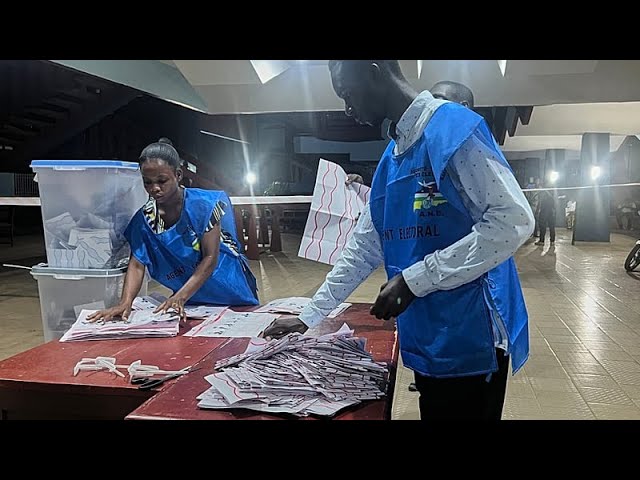 Élections en République Centrafricaine : début du dépouillement des bulletins de vote