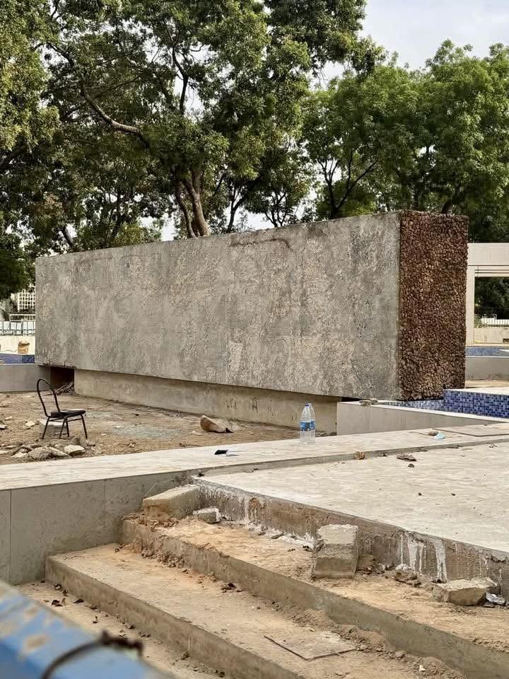 Destruction de l’œuvre de Papa Ibra Tall : le ministère de la Culture dépêche une mission à Thiès, la mairie promet une restitution intégrale