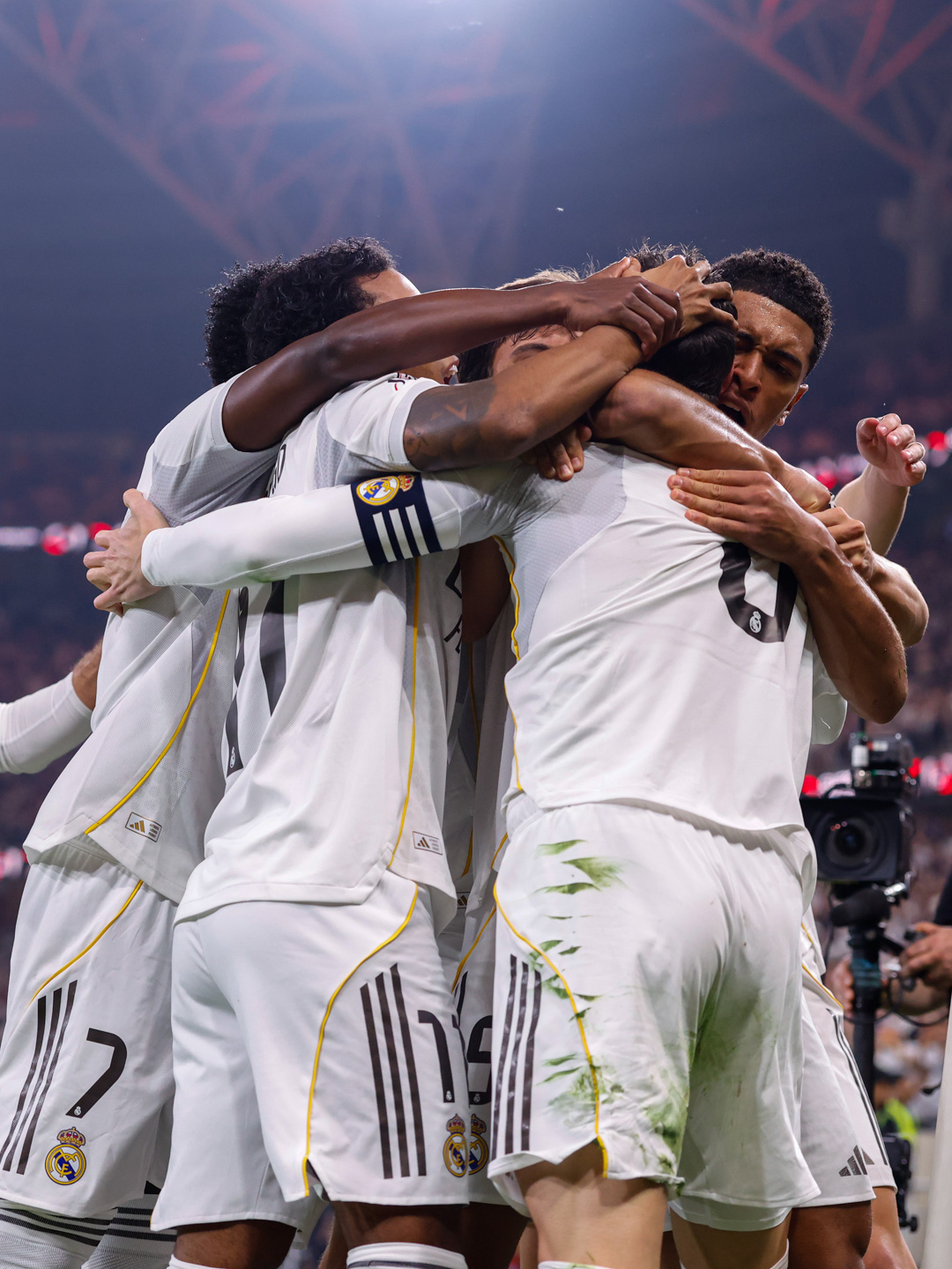 Supercoupe d'Espagne : le Real Madrid bat Atlético et affronte Barcelone en finale 