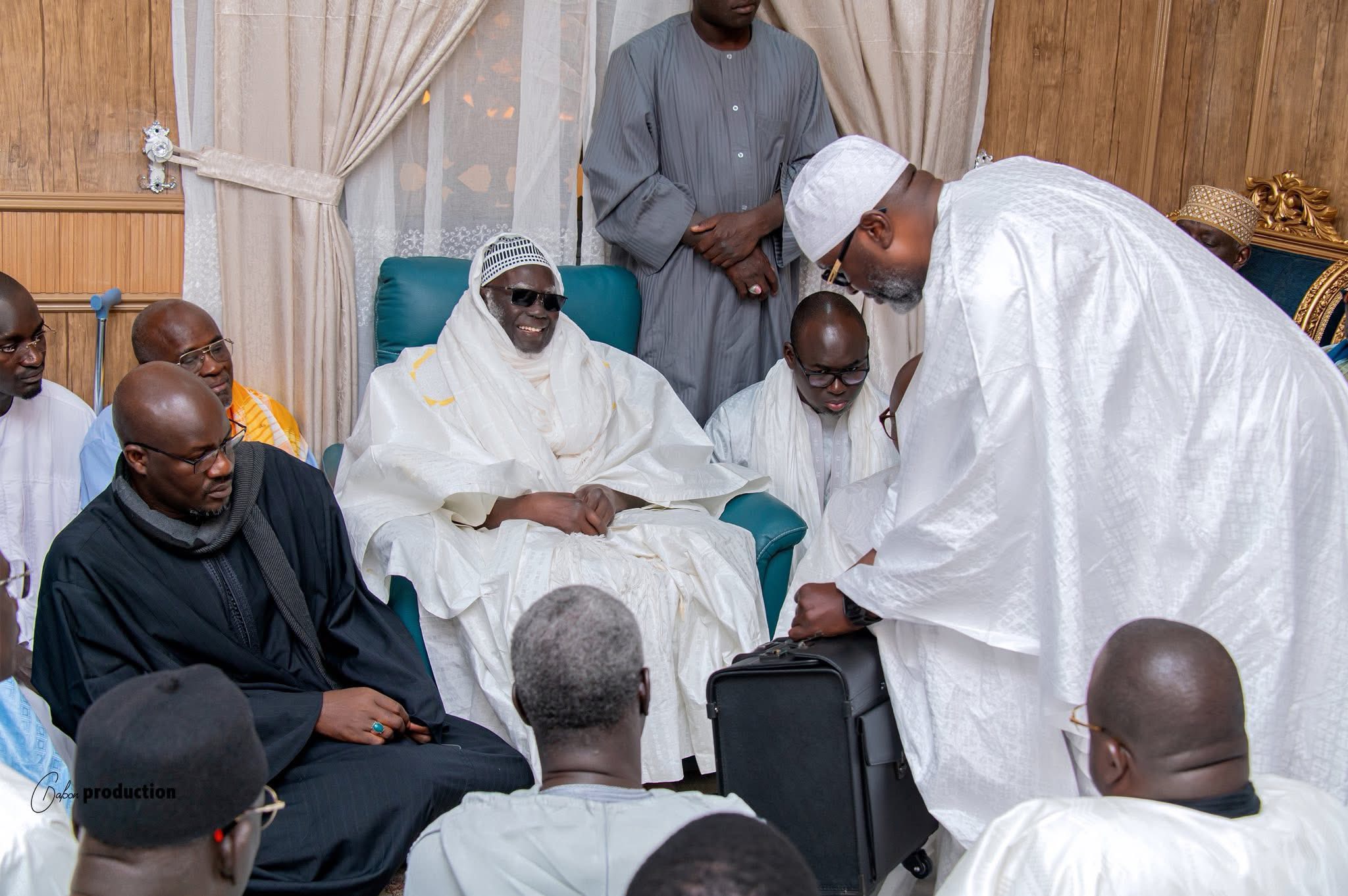Rénovation de la Grande Mosquée de Touba : la contribution du Khalife général des Tidjanes remise à Serigne Mountakha Mbacké