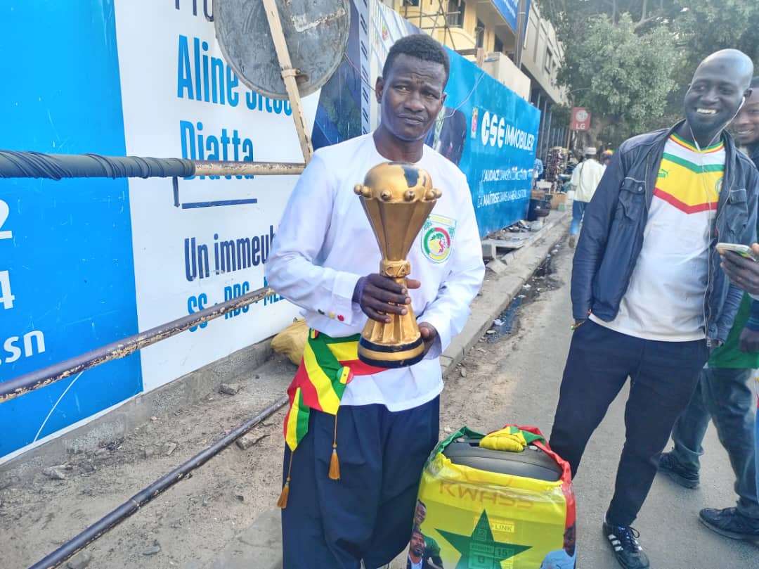Un supporter au cœur d’or : Jules Sène s’offre « sa » propre CAN pour 100.000 FCFA