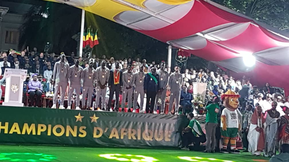 Palais de la République : les joueurs et Pape Thiaw décorés Commandeurs de l’Ordre national du Lion