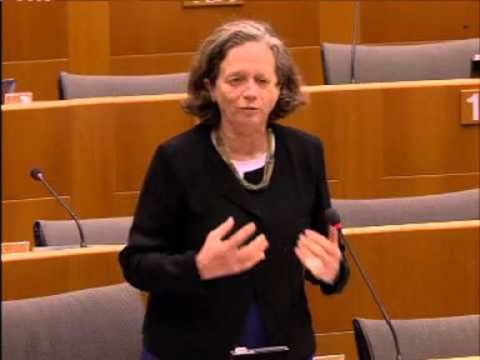 Affaire Bibo Bourgi : l’Eurodéputé Pervenche Beres exige qu’il se rende en France pour…