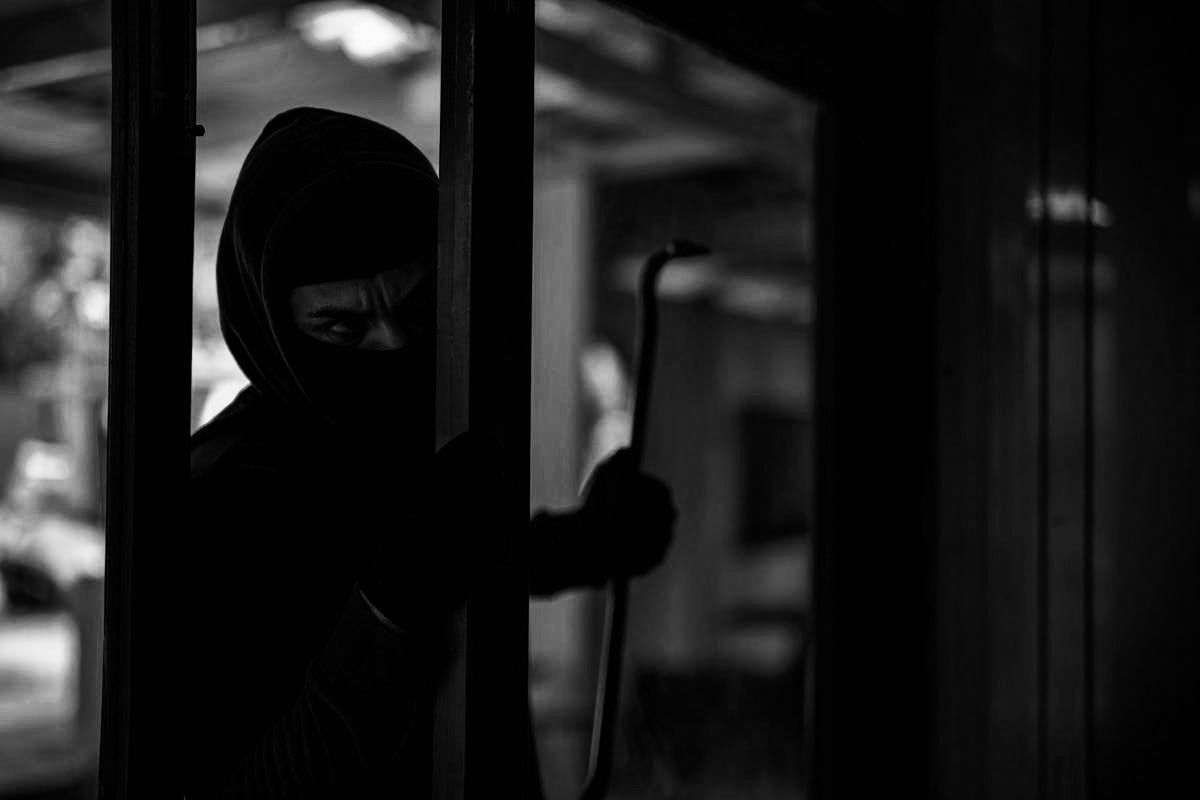 Tivaouane : le domicile familial de deux commerçants cambriolés, 15 millions de FCFA emportés