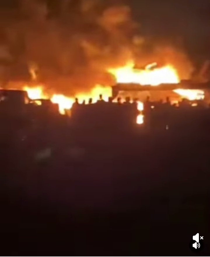 Incendie au garage Ndiaga Ndiaye de Keur Massar : le feu est totalement maîtrisé