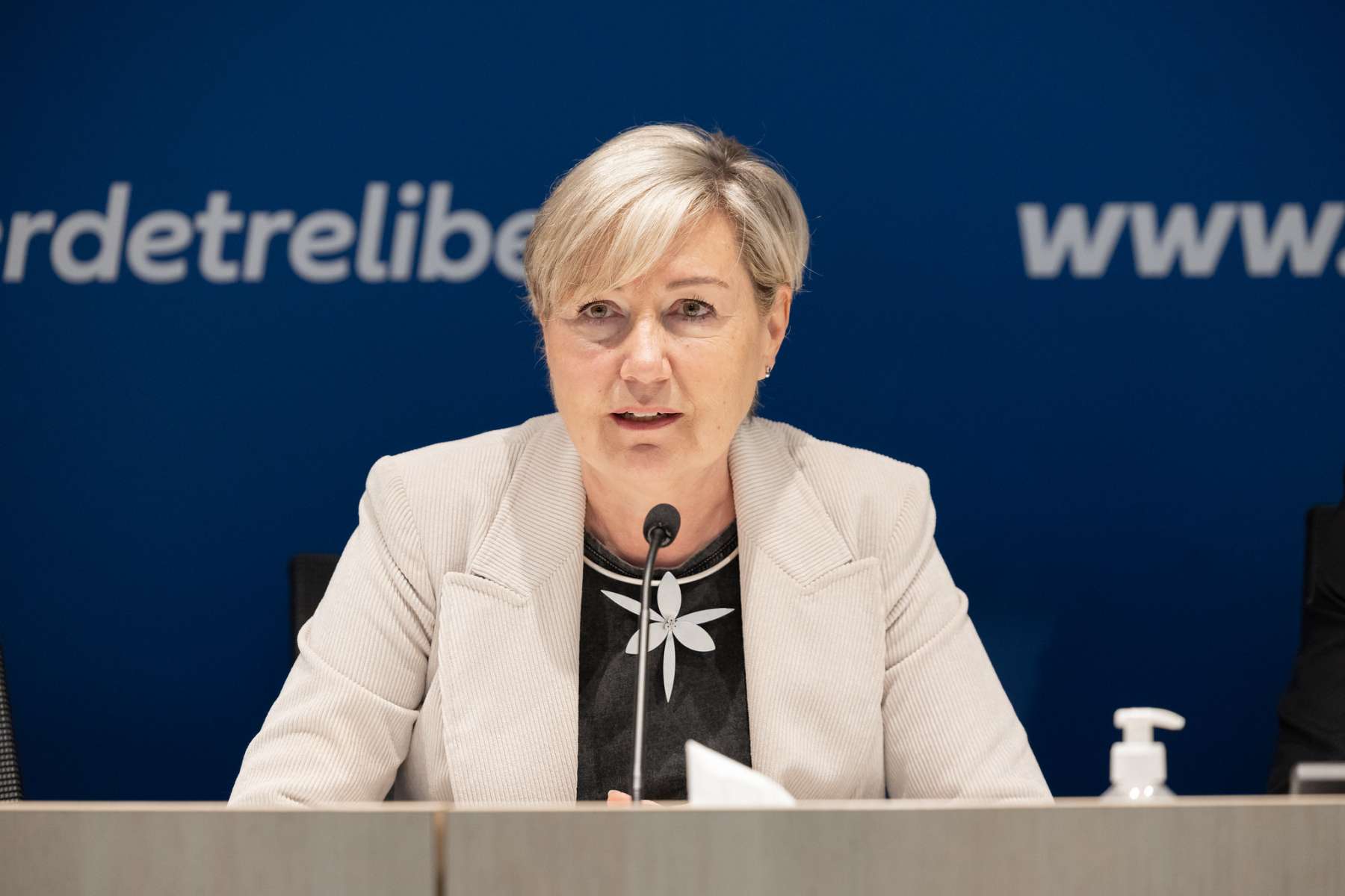 Babacar Ba dénonce les pressions de la ministre wallonne Cécile Neven sur le Sénégal