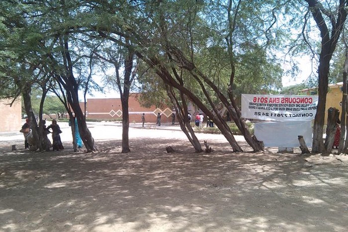 UGB - Des gendarmes devant le campus social et les restaurants universitaires