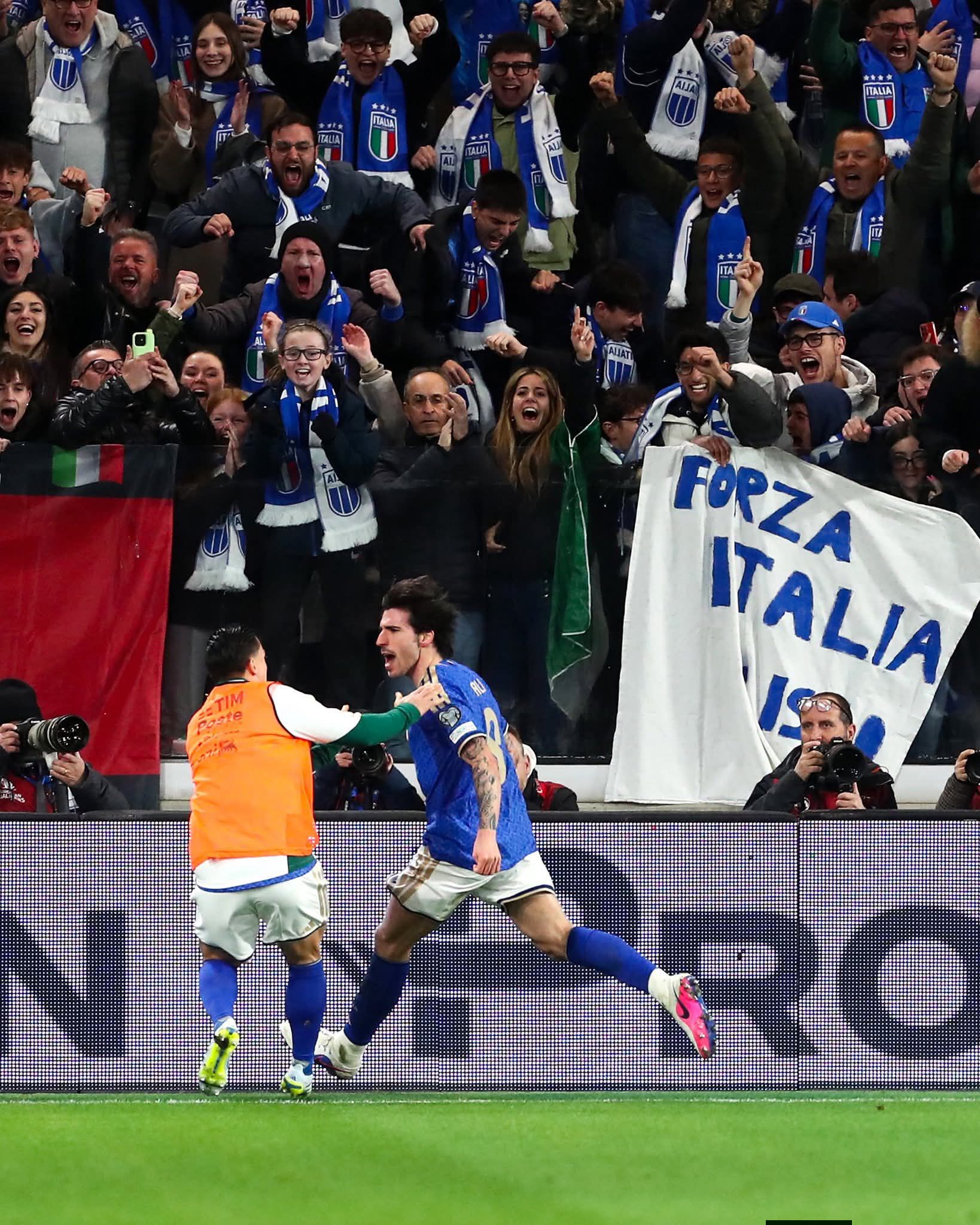 Barrages Mondial 2026 : l’Italie tremble mais domine l’Irlande du Nord, un triplé de Gyokeres porte la Suède