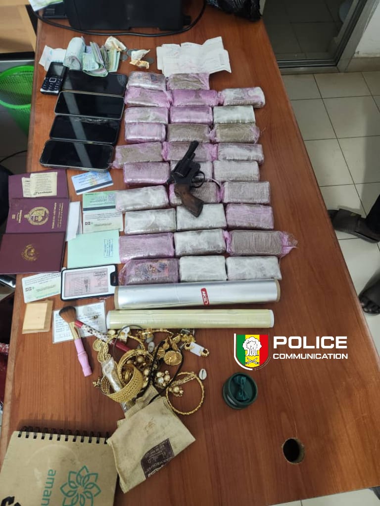 Trafic de drogue : la BRS de Dakar saisit près de 3 kg de haschisch et interpelle trois individus à Keur Massar