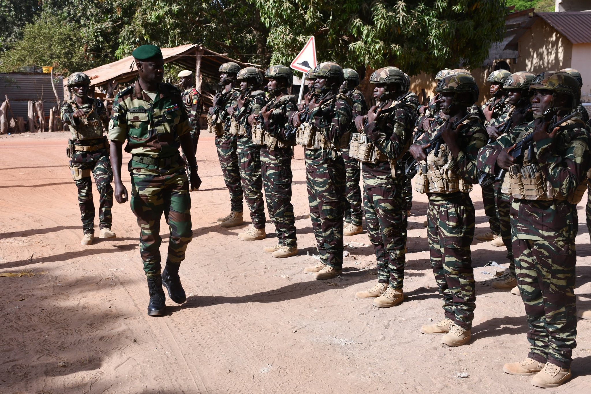 Armée : Le CEMGA Oumar Wade en visite de terrain en Zones militaires N°5 et 6