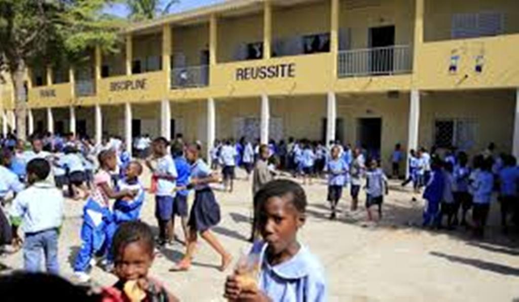 Reprise des cours au Sénégal : les enseignants appellent au dialogue pour sauver l'année scolaire