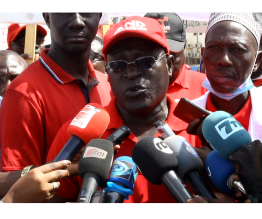 Crise sociale : Le collectif And Gueusseum rejette le « livre blanc » du Gouvernement et fixe un ultimatum au 30 avril