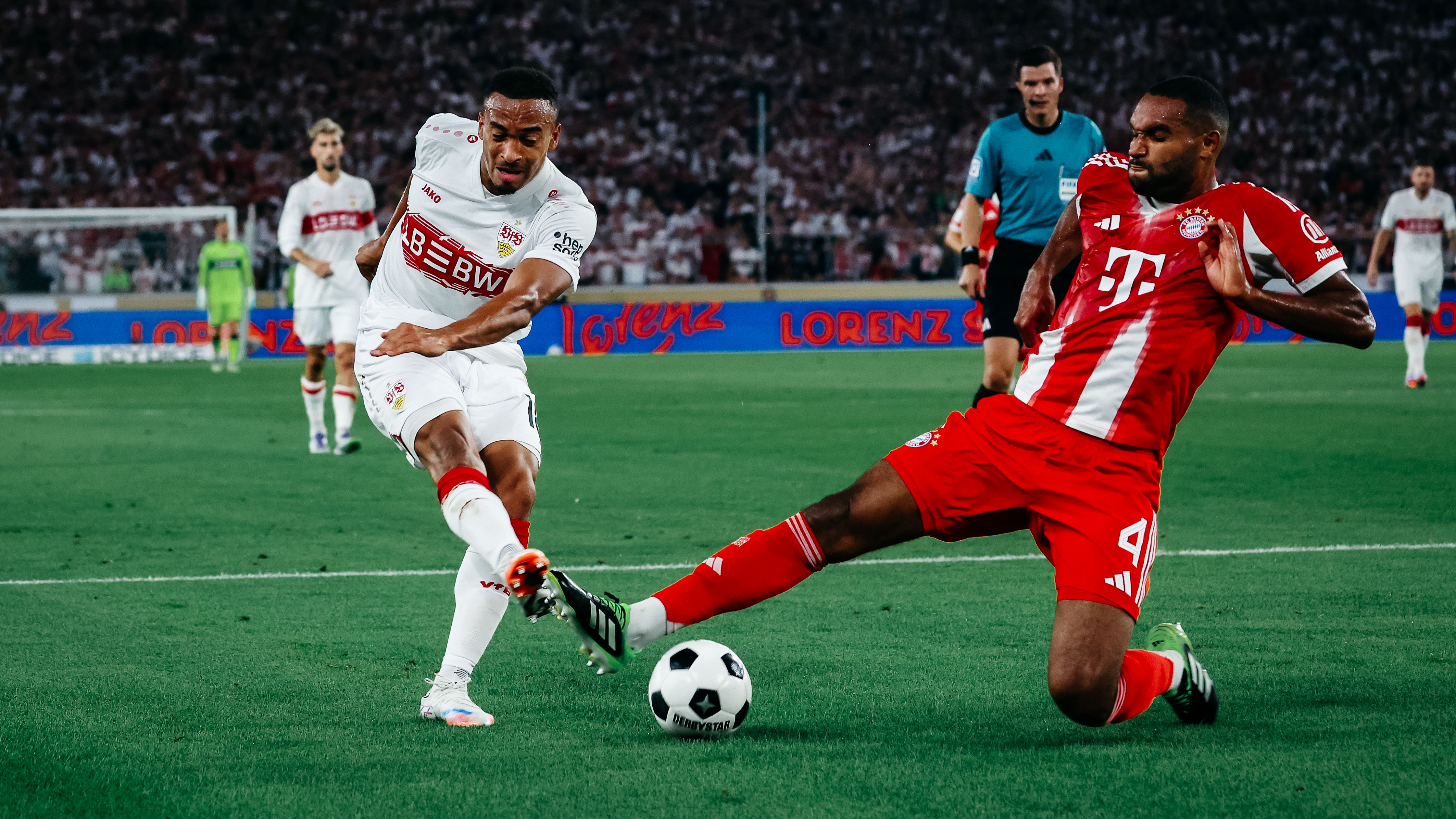 30e journée de Bundesliga : mené par Stuttgart, le Bayern renverse tout en six minutes (3-1) avant la mi-temps