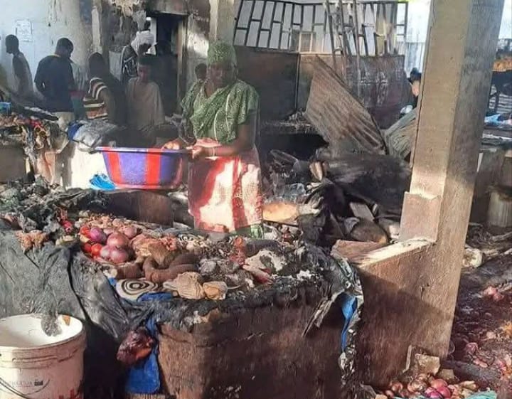 Incendie  au marché de Diaobé : des dizaines de commerces réduits en cendres