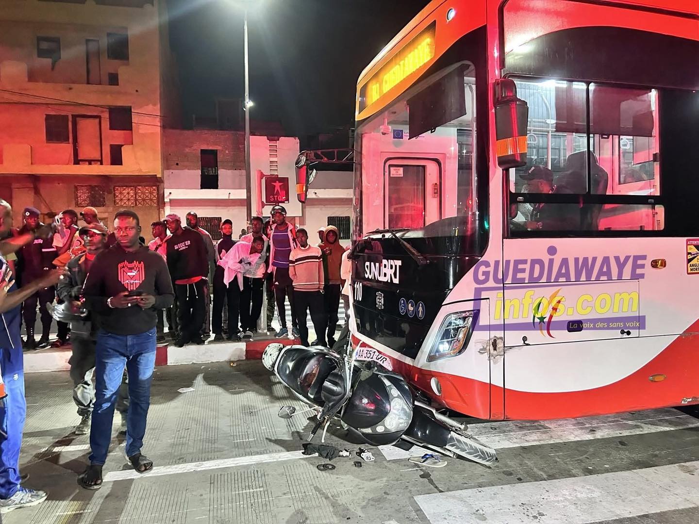  Guédiawaye : un motocycliste percuté par un bus du BRT