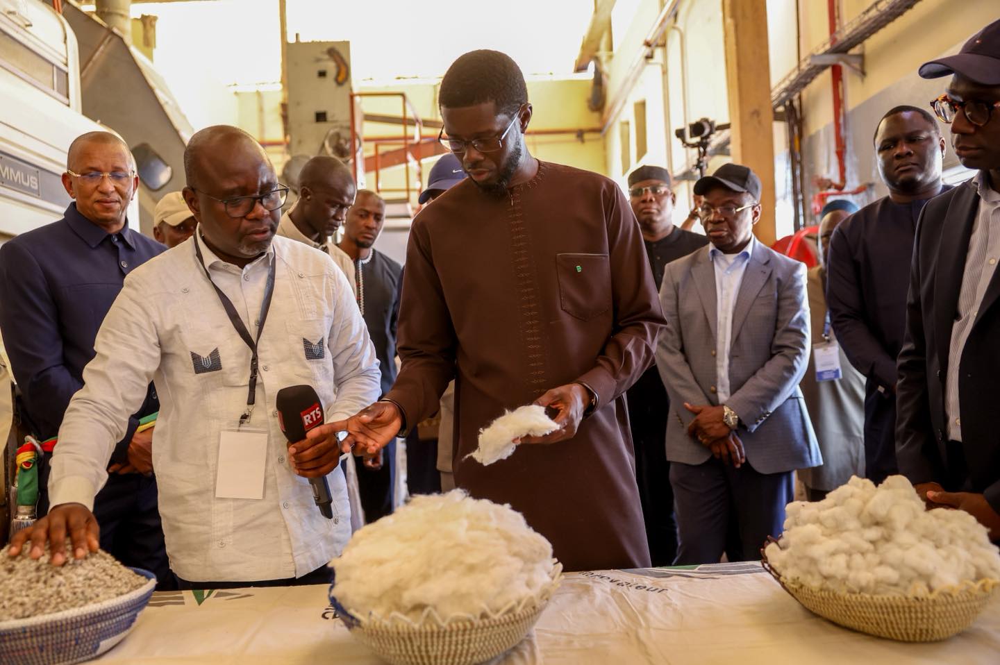 Filière cotonnière : le Président Diomaye Faye salue les progrès et promet un soutien accru aux producteurs