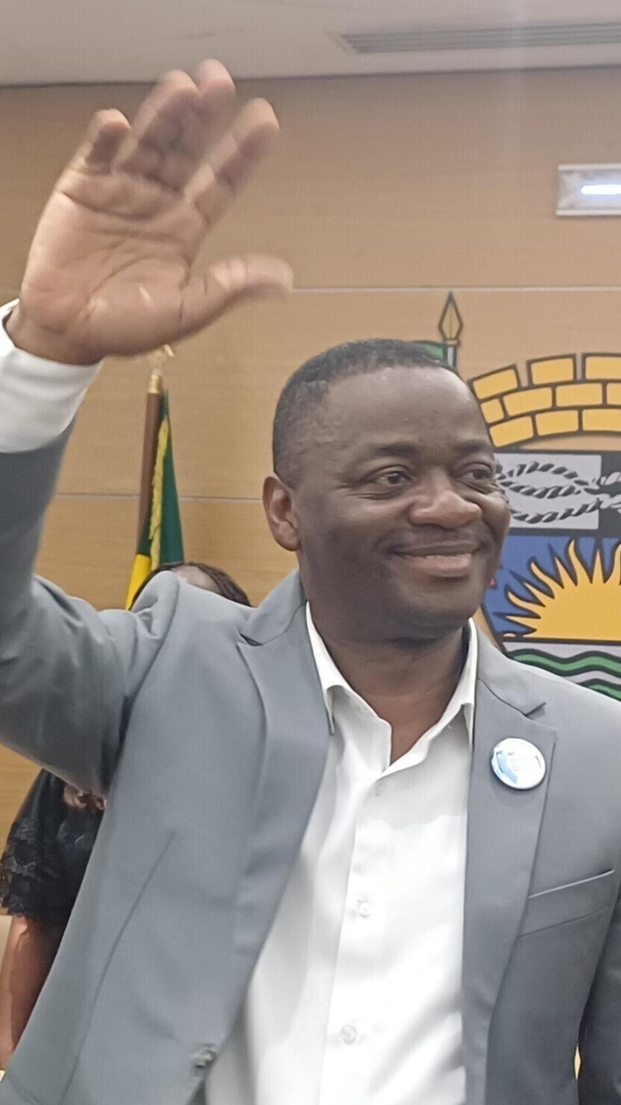 Gabon: le maire de Libreville démissionne après des semaines de crise autour de sa gestion financière