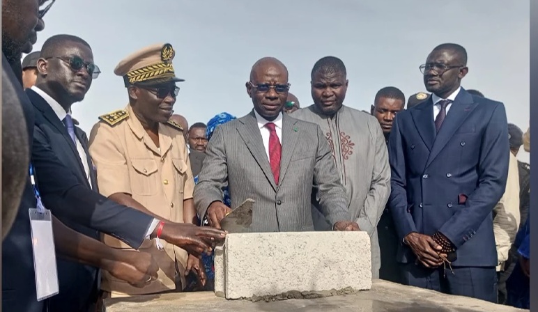 Pointe Sarène: Boubacar Camara procède à la pose de la première pierre d’un hôtel cinq étoiles de 250 chambres