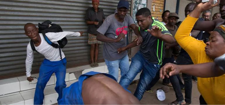 ​Violences contre les étrangers en Afrique du Sud : des Sénégalais contraints de fermer leur commerce