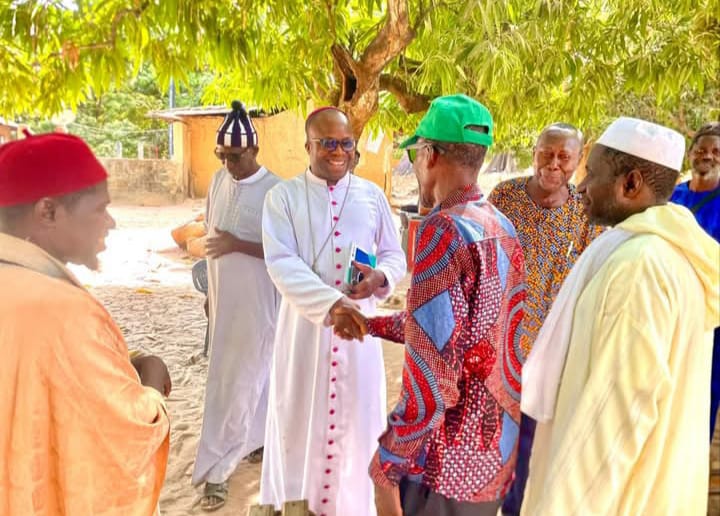 Ziguinchor : Monseigneur Jean Baptiste Valter Manga en visite pastorale à Affiniam