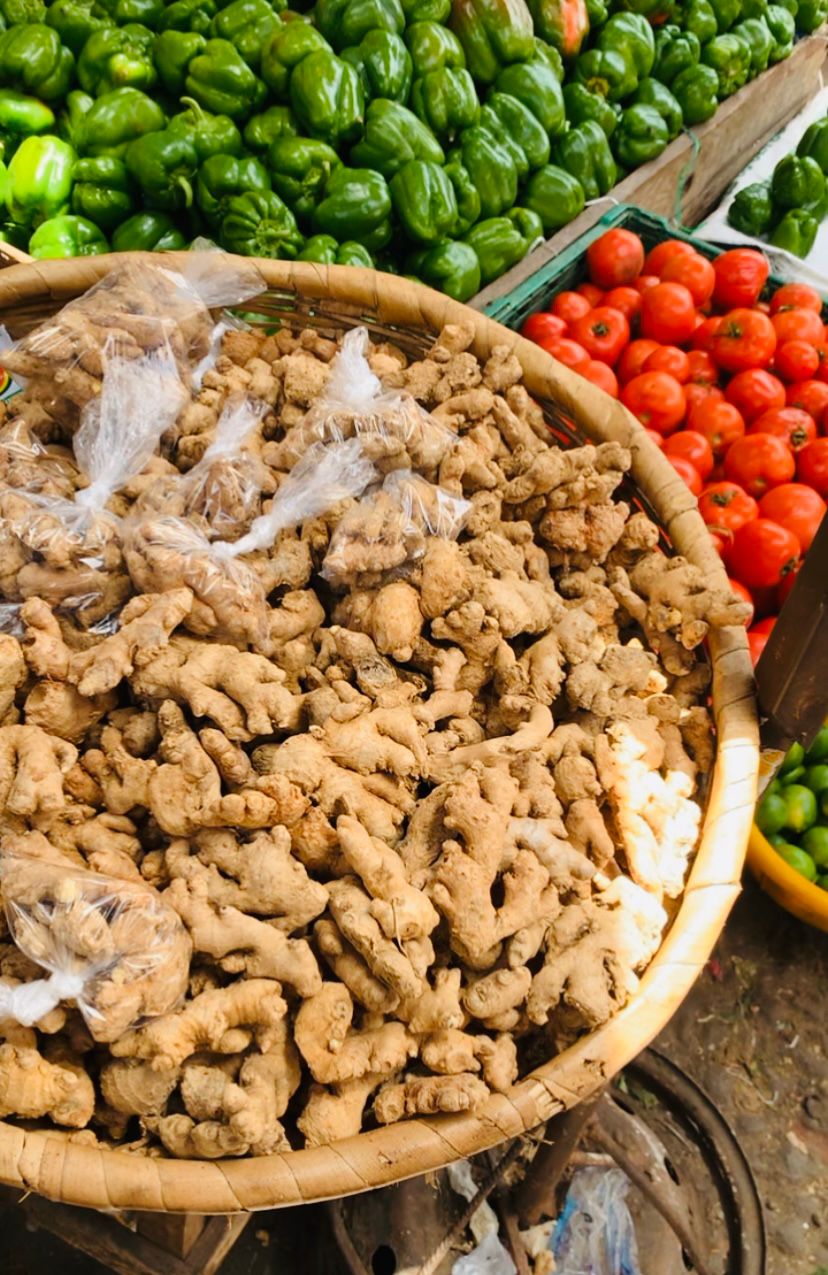A Dakar, les vendeurs de produits naturels du marché Castors étouffés par les taxes et la pénurie (REPORTAGE)