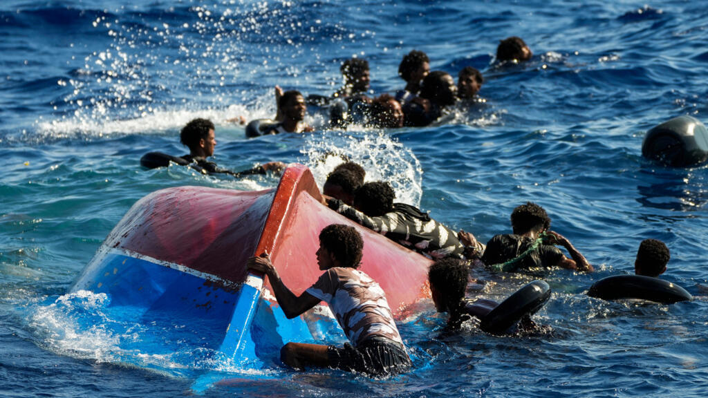 Migrants en Méditerranée, la mécanique du silence