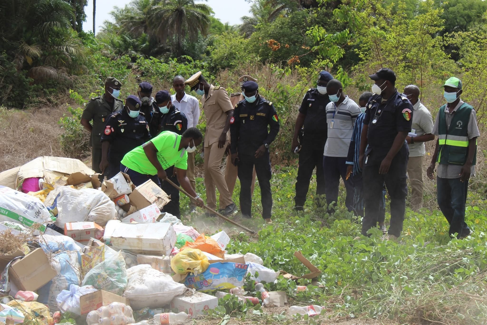 Ziguinchor : la brigade d'hygiène détruit des produits impropres à la consommation et appelle à la vigilance