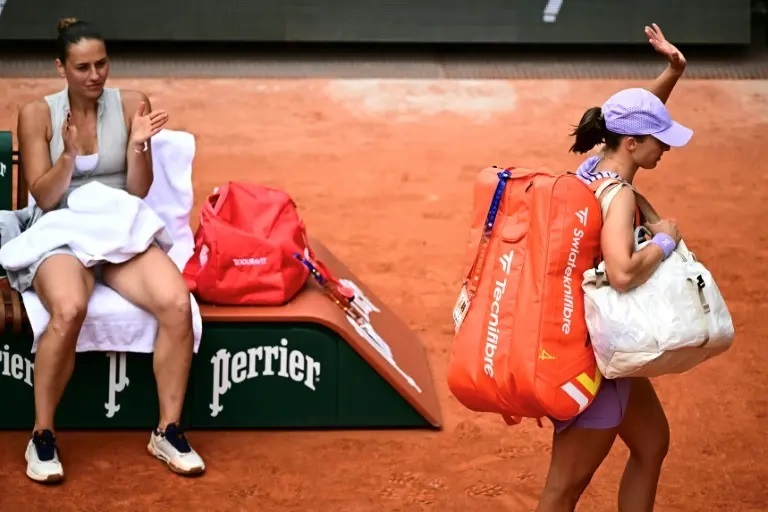 Roland-Garros: Swiatek éliminée, choc Zverev-Jodar en quarts