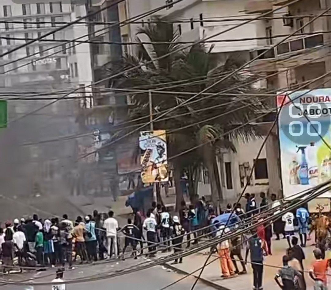 Manifestation à Ngor : des jeunes affrontent les forces de l’ordre pour exiger la libération du lutteur « Khérou Ngor »