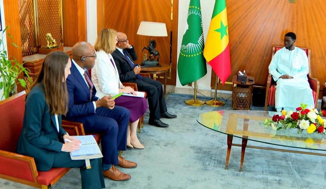 Partenariat stratégique : le Président Bassirou Diomaye Faye reçoit une délégation de Boeing Partenariat stratégique : le Président Bassirou Diomaye Faye reçoit une délégation de Boeing