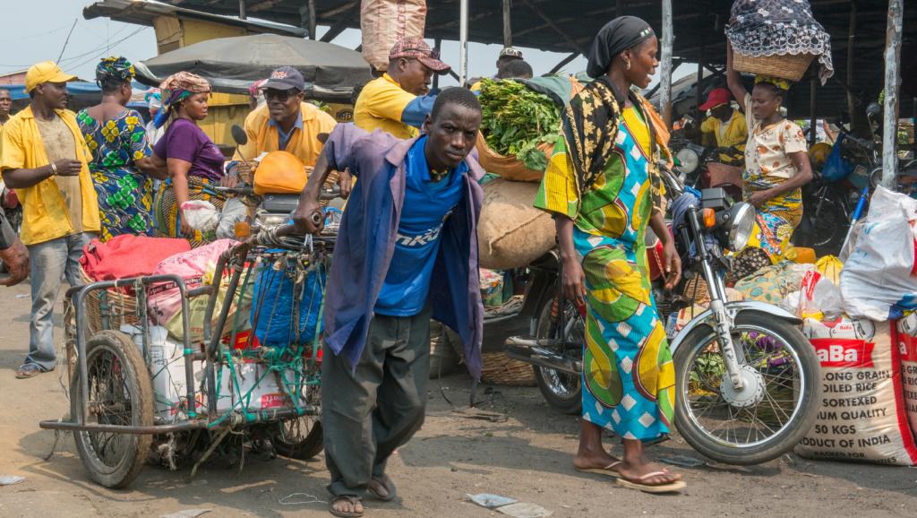 Le Nigeria dévalue sa monnaie, répercussions sur les marchés béninois