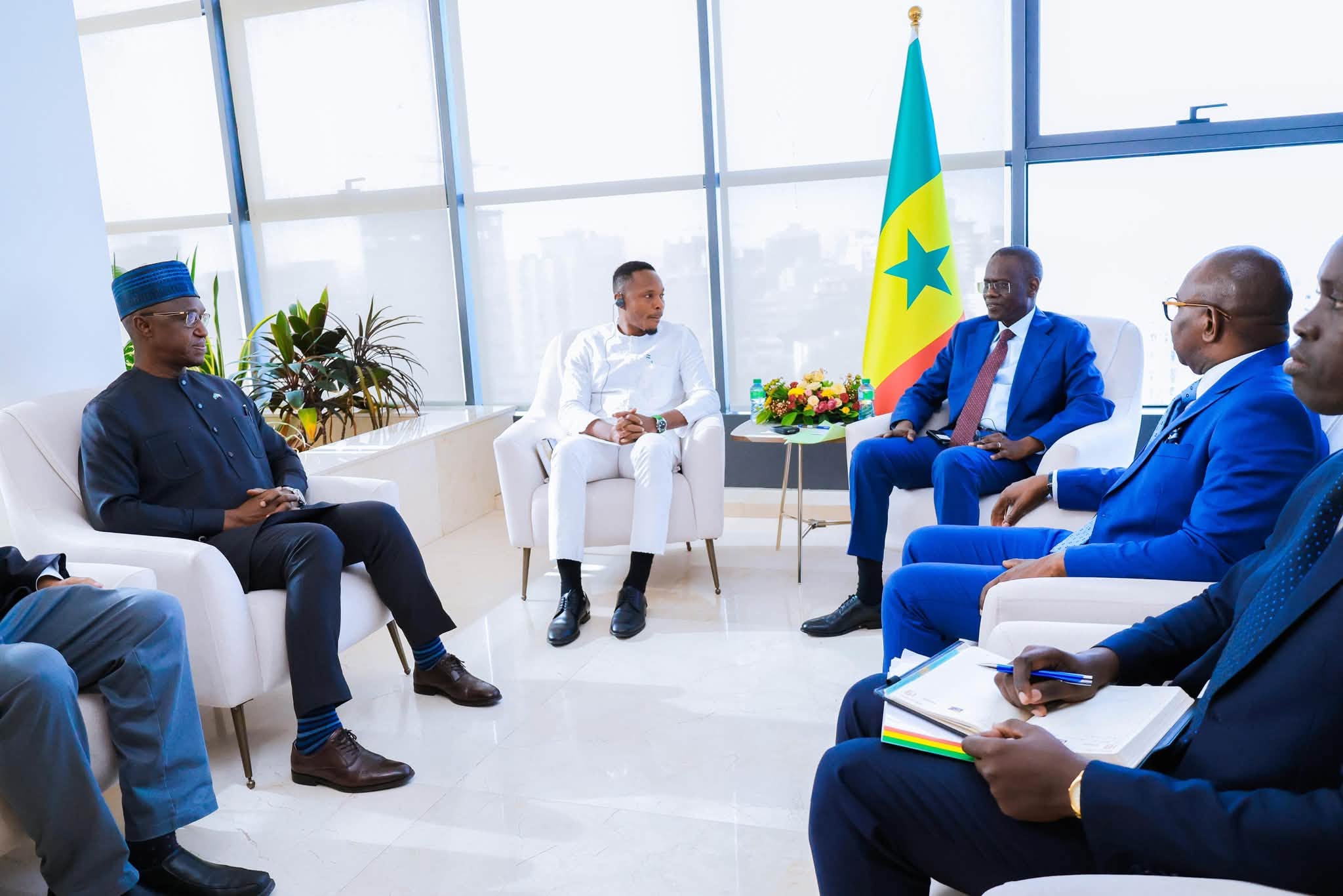 Prix YIDAN 2026 : le Chief Minister de la Sierra Leone reçu par le Premier ministre Ahmadou Alhaminou Lô