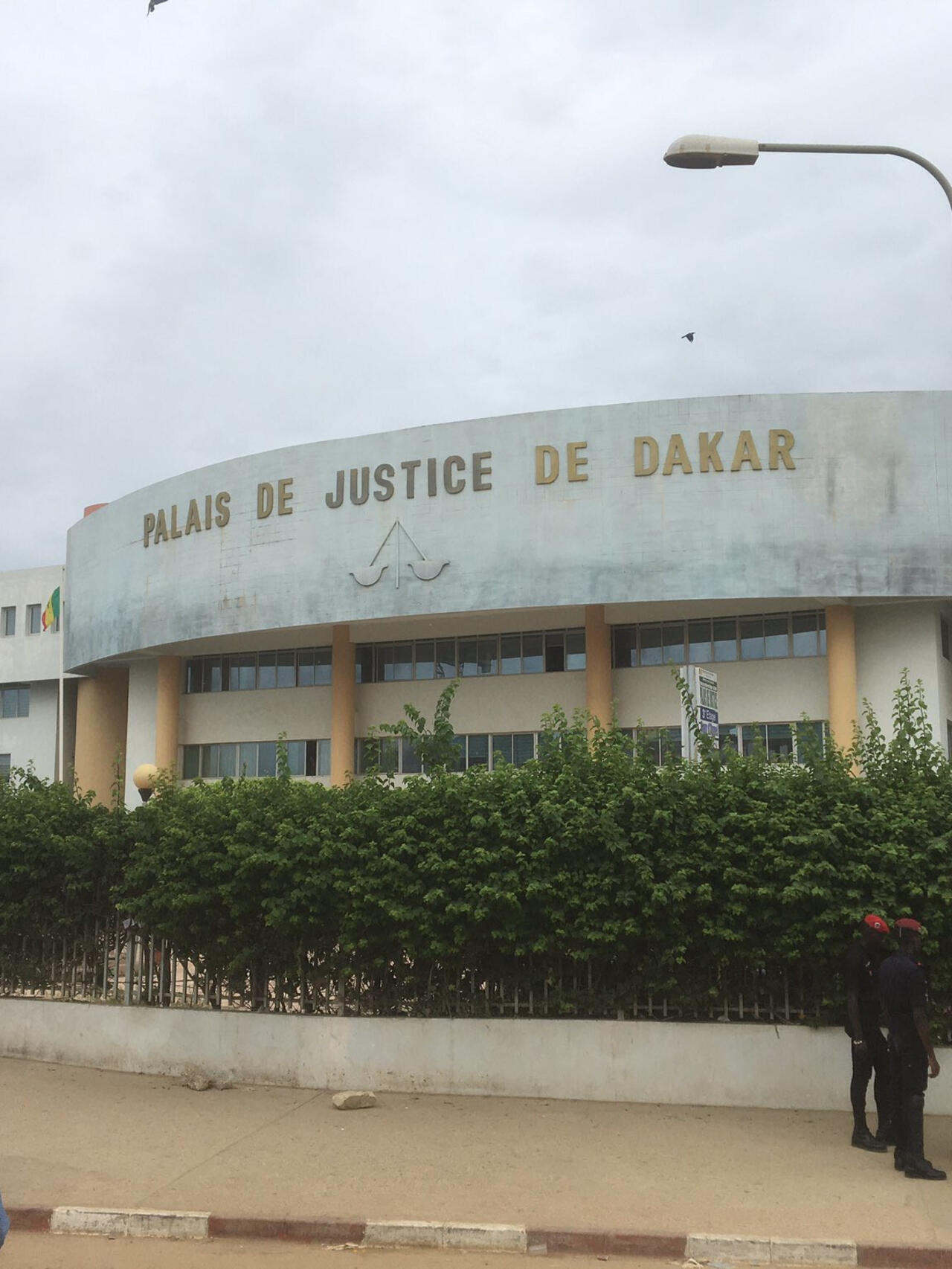 Tribunal de Dakar : accusé de vol avec violences, un ancien informateur de police acquitté après six ans de prison