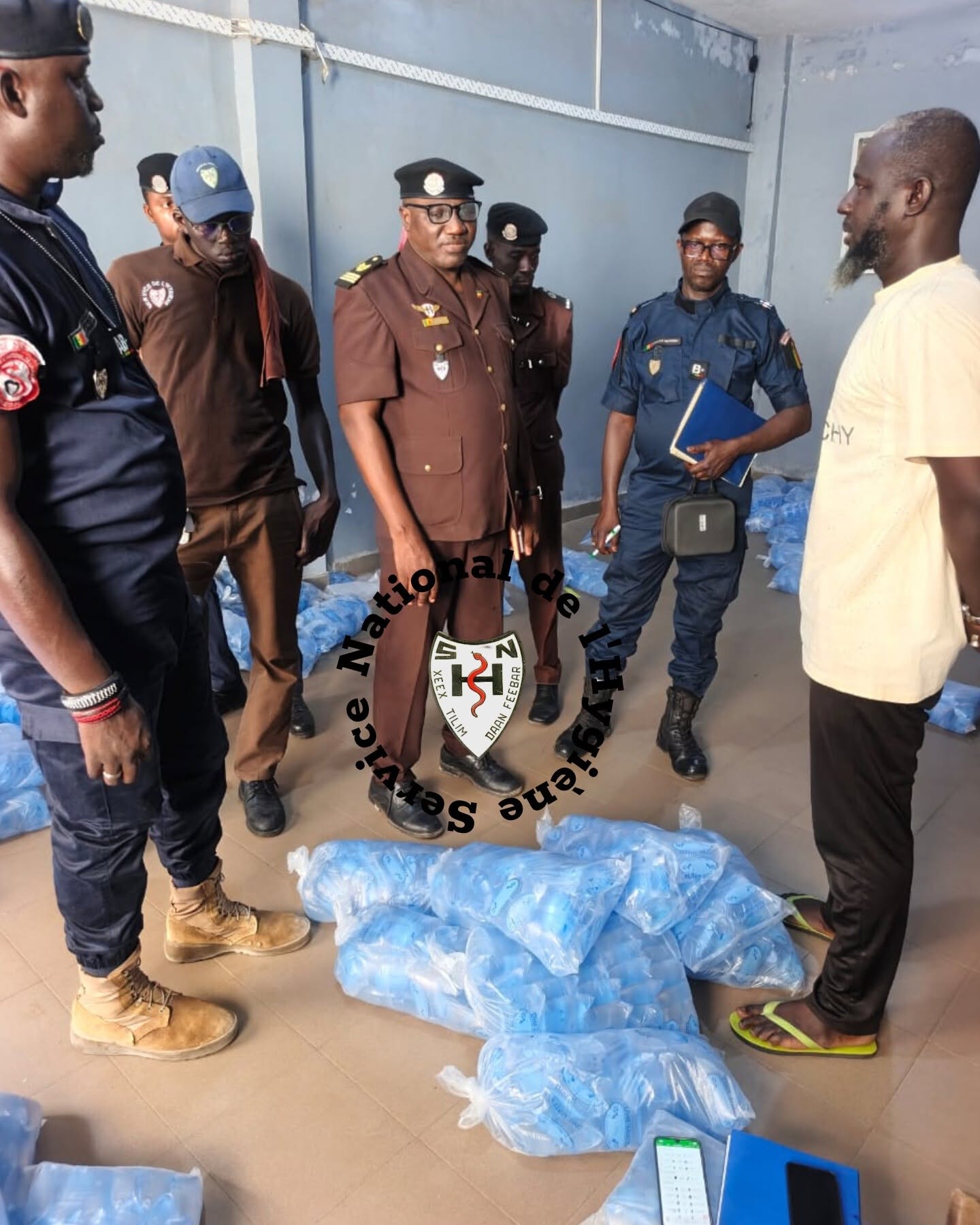 Dakar : la Brigade d’hygiène lance l’opération « FOFFY 2 » contre les fabriques d’eau en sachet exposées au soleil 