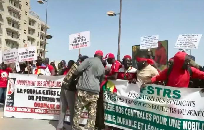 Le Front syndical pour la défense du travail (FSDT) décrète une grève générale de 24 heures le 10 juillet