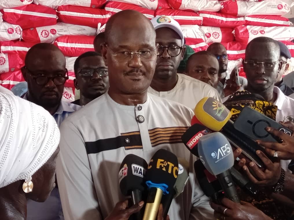 Intrants agricoles : le ministre Cheikhou Oumar Ba promet une distribution transparente grâce à la digitalisation Intrants agricoles : le ministre Cheikhou Oumar Ba promet une distribution transparente grâce à la digitalisation