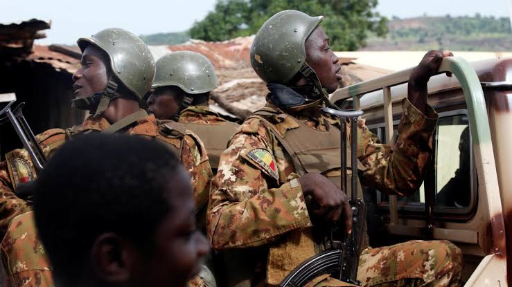 Mali: au moins 50 militaires tués dans une attaque des indépendantistes et des jihadistes dans le Nord Mali: au moins 50 militaires tués dans une attaque des indépendantistes et des jihadistes dans le Nord