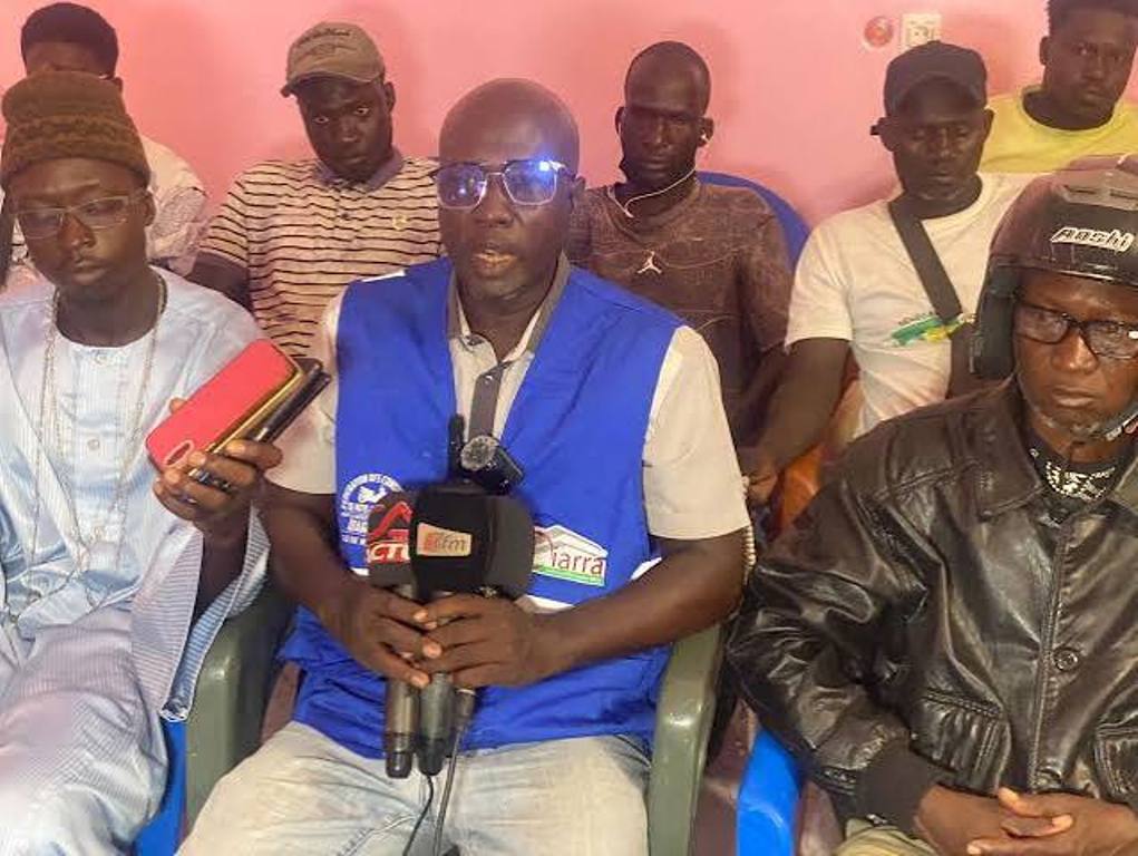  Kaolack : les conducteurs de moto-taxi contestent la désignation d’Alioune Fall à la tête de leur association nationale Kaolack : les conducteurs de moto-taxi contestent la désignation d’Alioune Fall à la tête de leur association nationale