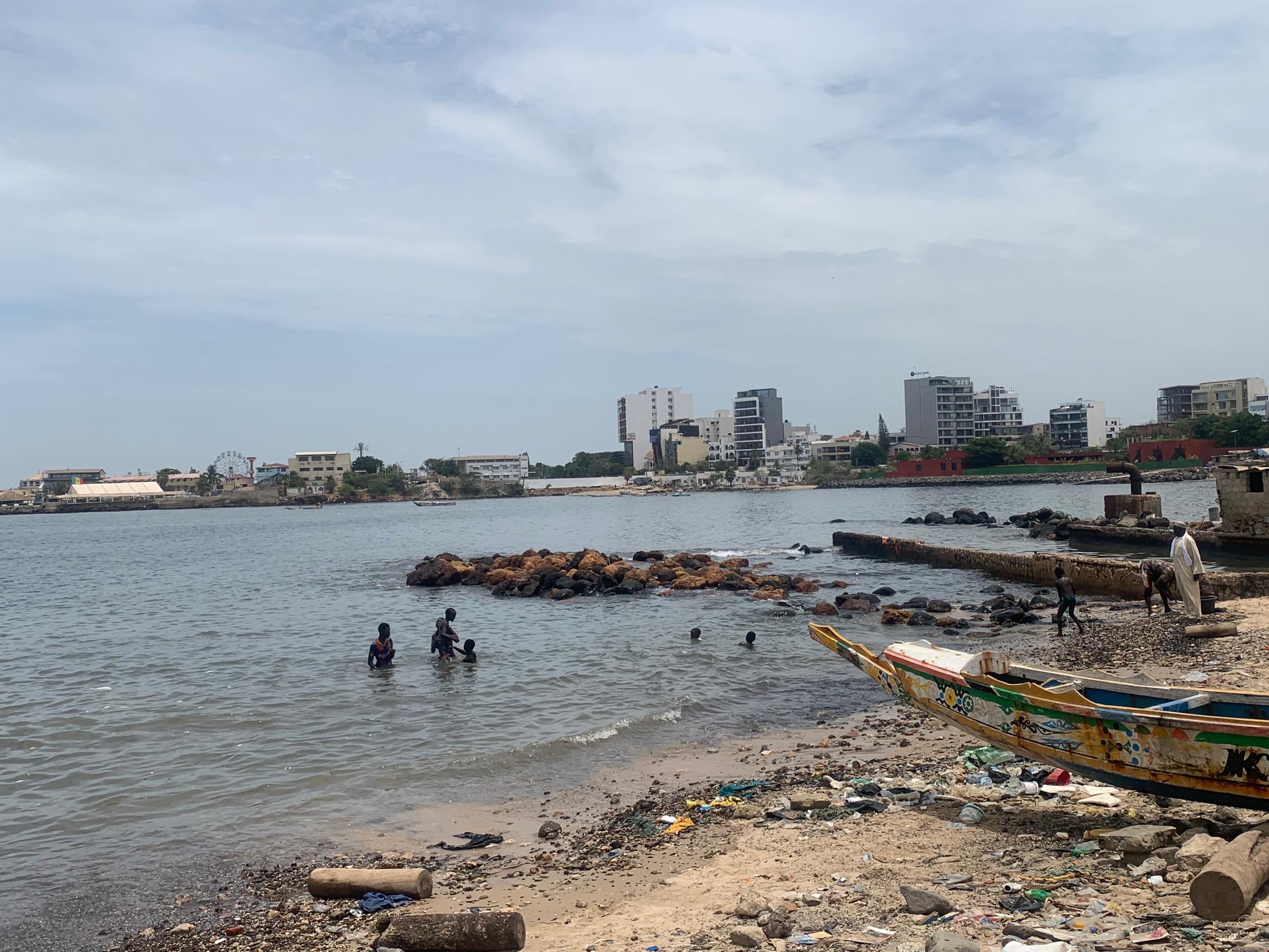 A Dakar, ​les pêcheurs de Soumbédioune dénoncent la pollution et l'absence de surveillance en mer (REPORTAGE)