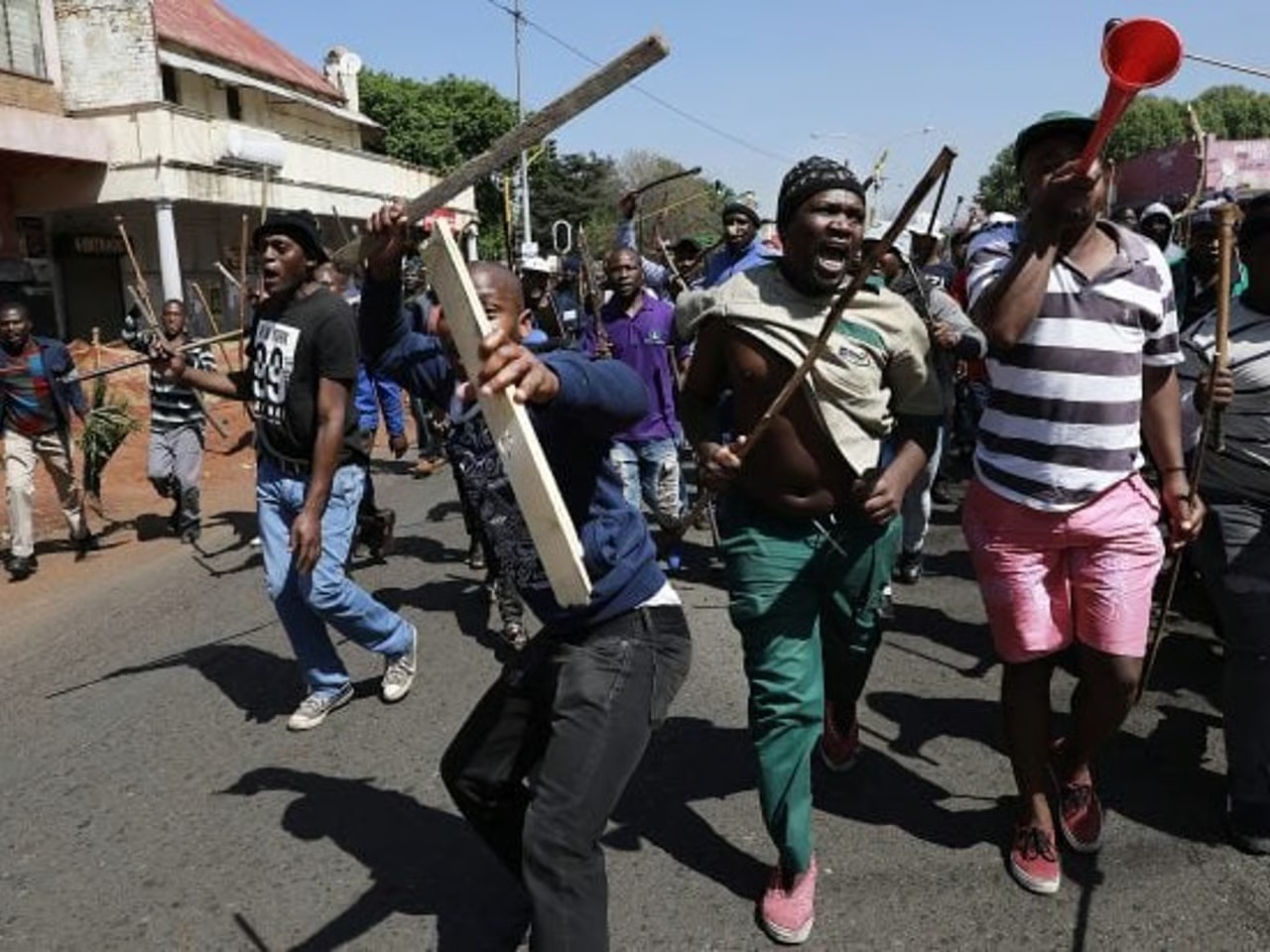 «Discussions franches» à Abuja entre Nigérians et Sud-Africains sur les violences xénophobes en Afrique du Sud