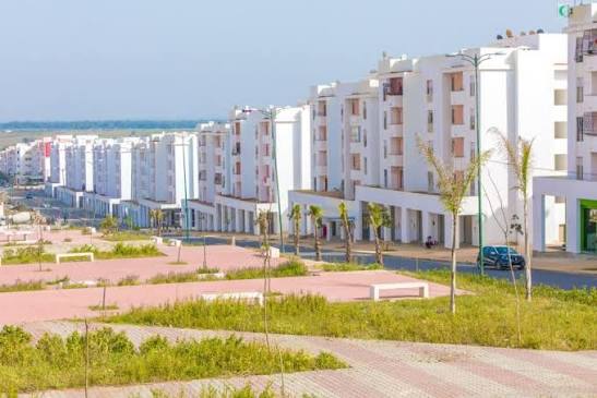 ​Logement abordable au Sénégal, en Côte d'Ivoire et au Bénin : La BERD injecte  6 milliards CFA  dans les obligations sociales d'AFINHAB