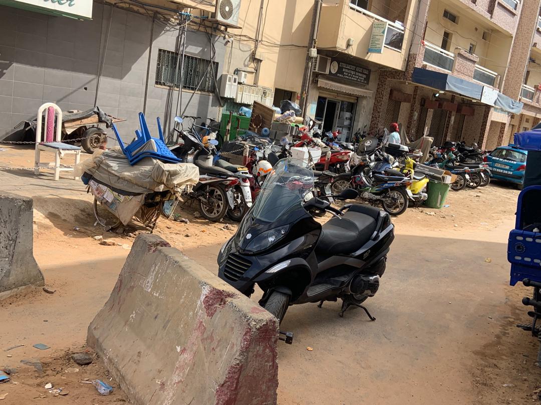 ​A Dakar, les conducteurs de moto Jakarta confrontés au défi de la prudence 