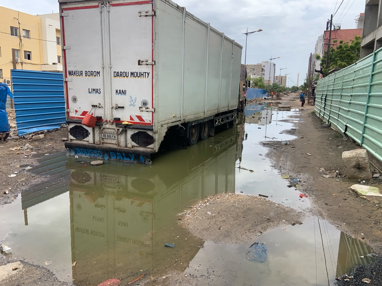 Médina : les déchets dans les caniveaux compliquent la vie des habitants en période de pluie (Reportage)
